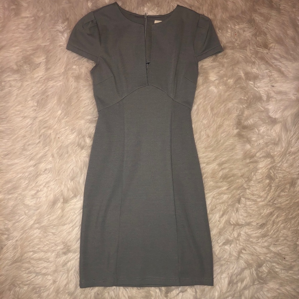 Small deep v neck Toni dress